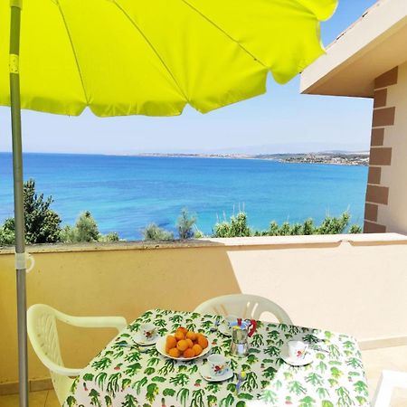 Villa Smeraldo - Mansarda con Spettacolare vista sul Mare Isola di Isola di Capo Rizzuto Eksteriør billede